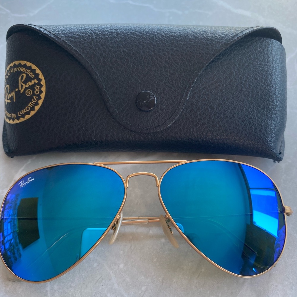 Ray-Ban Blue Mirror Aviator Sunglasses with Gold Frames